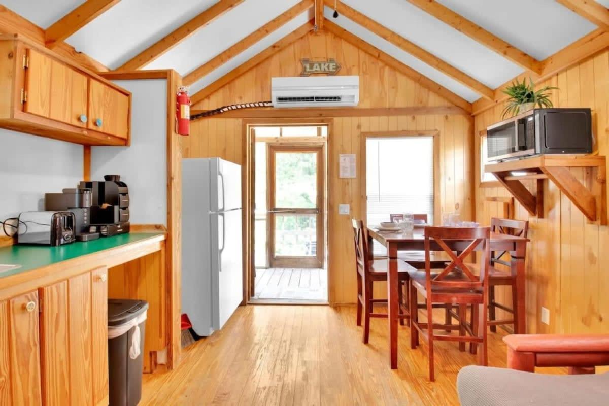 Charming Log Cabin In Bloomington Eksteriør bilde